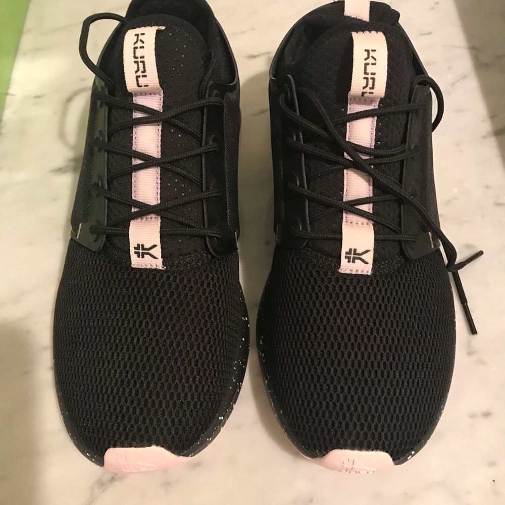 Kuru Atom running shoe